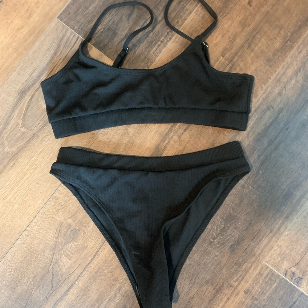 Shein bikini. Size M. Never worn.